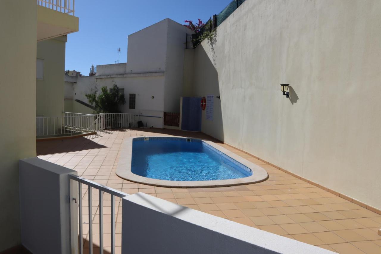 Apartamento Nathalie A 100M Da Praia 卡武埃鲁 外观 照片